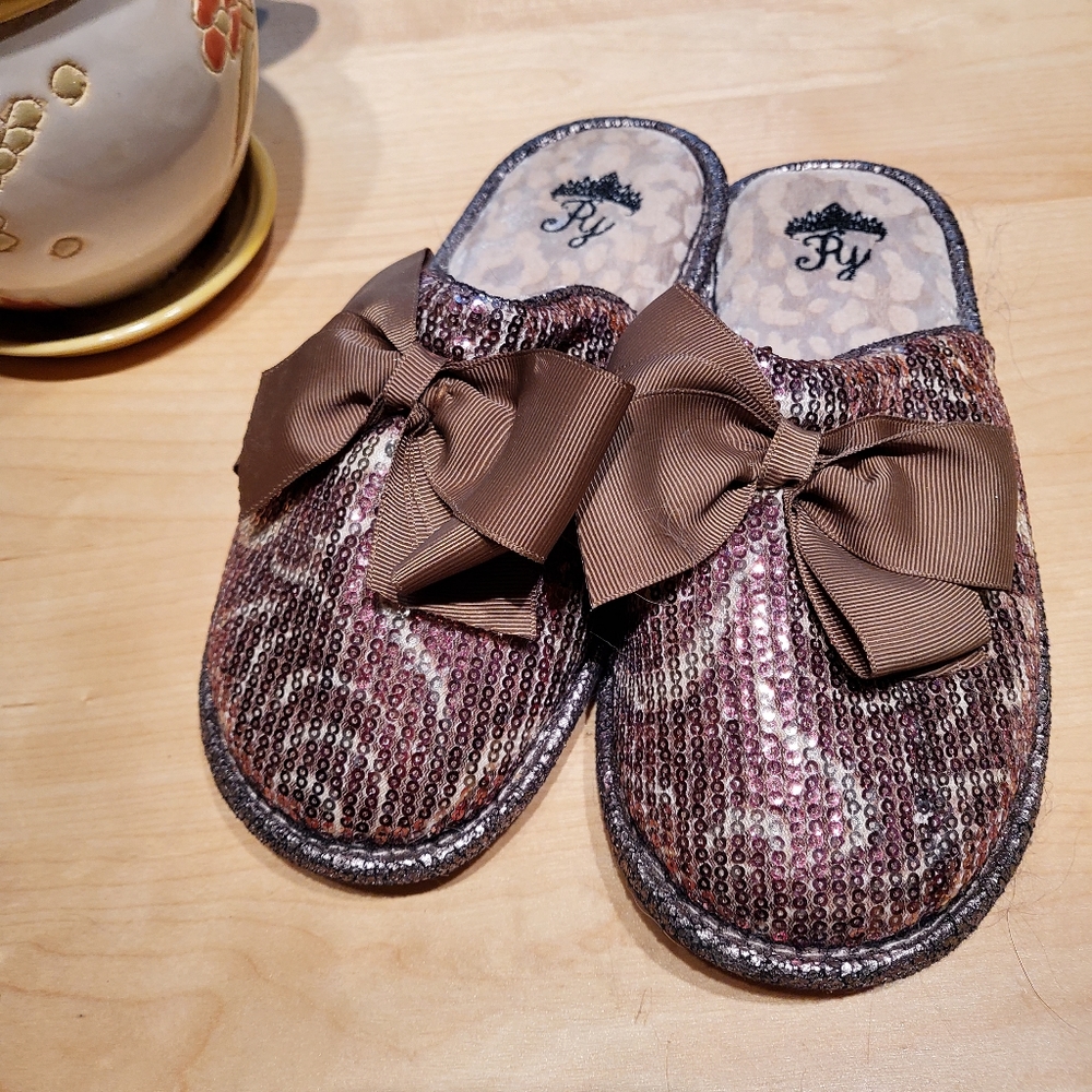 SPARKLING* Slippers